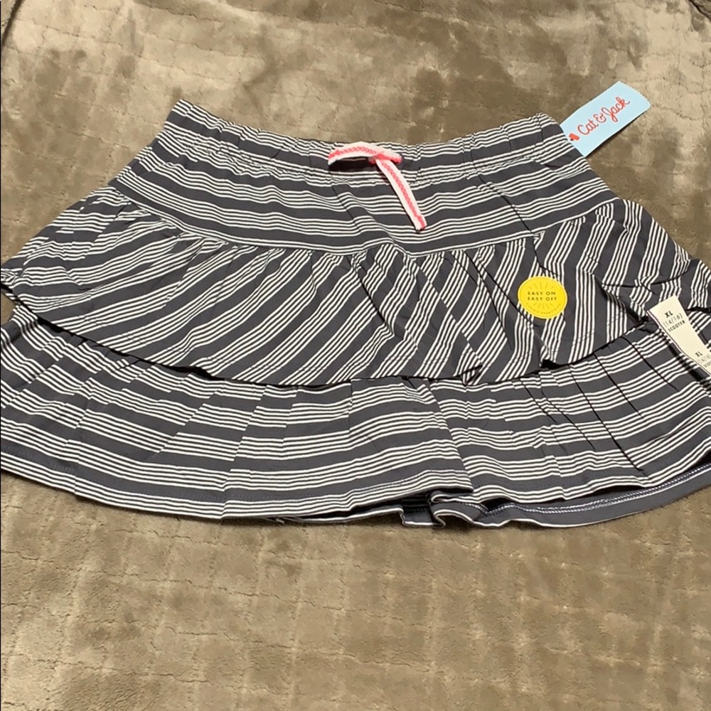 🔥Cat & Jack girls striped scooter short/skirt